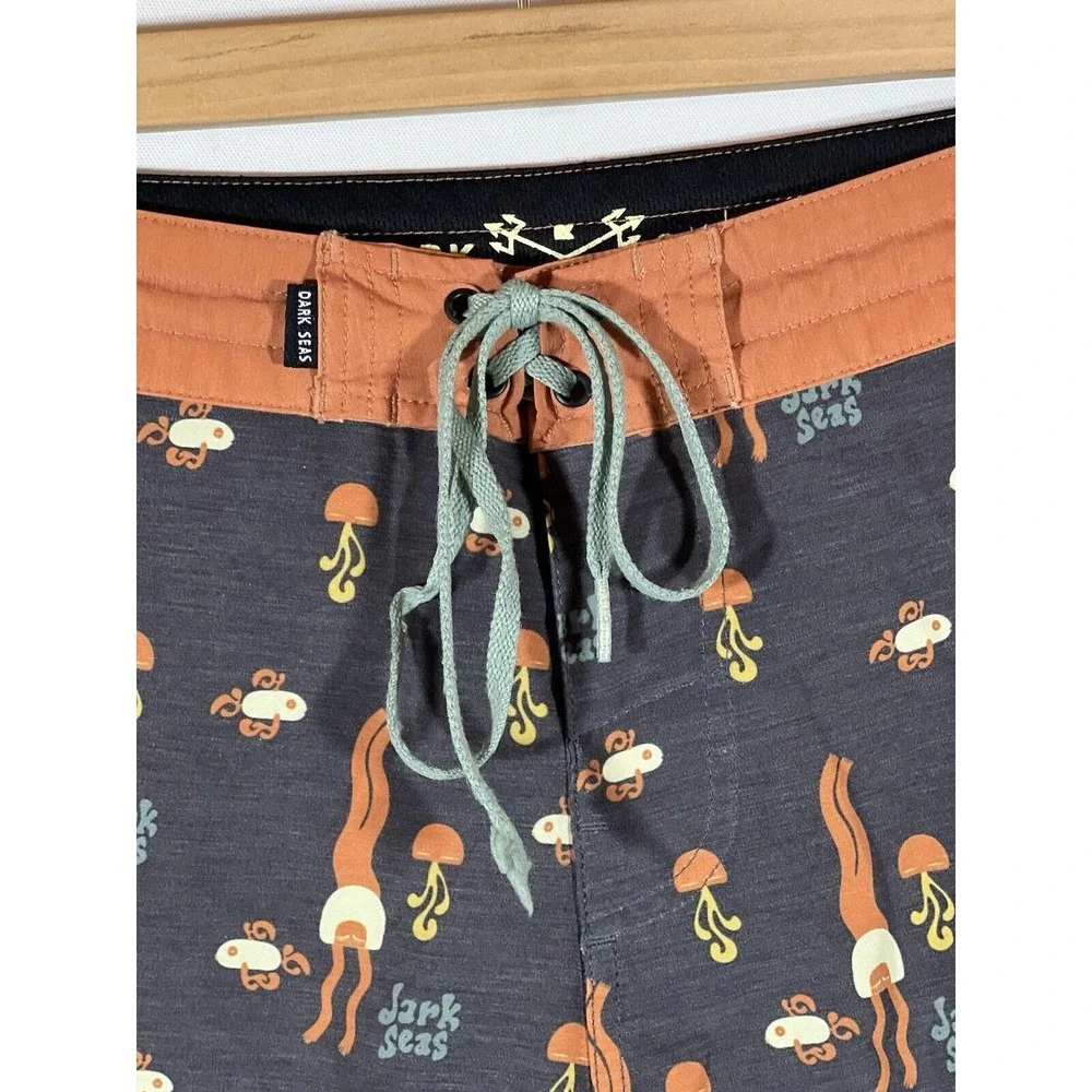 Grundens Dark Seas Boardshorts Mens 28 Jellyfish Coastal Surf Streetwear